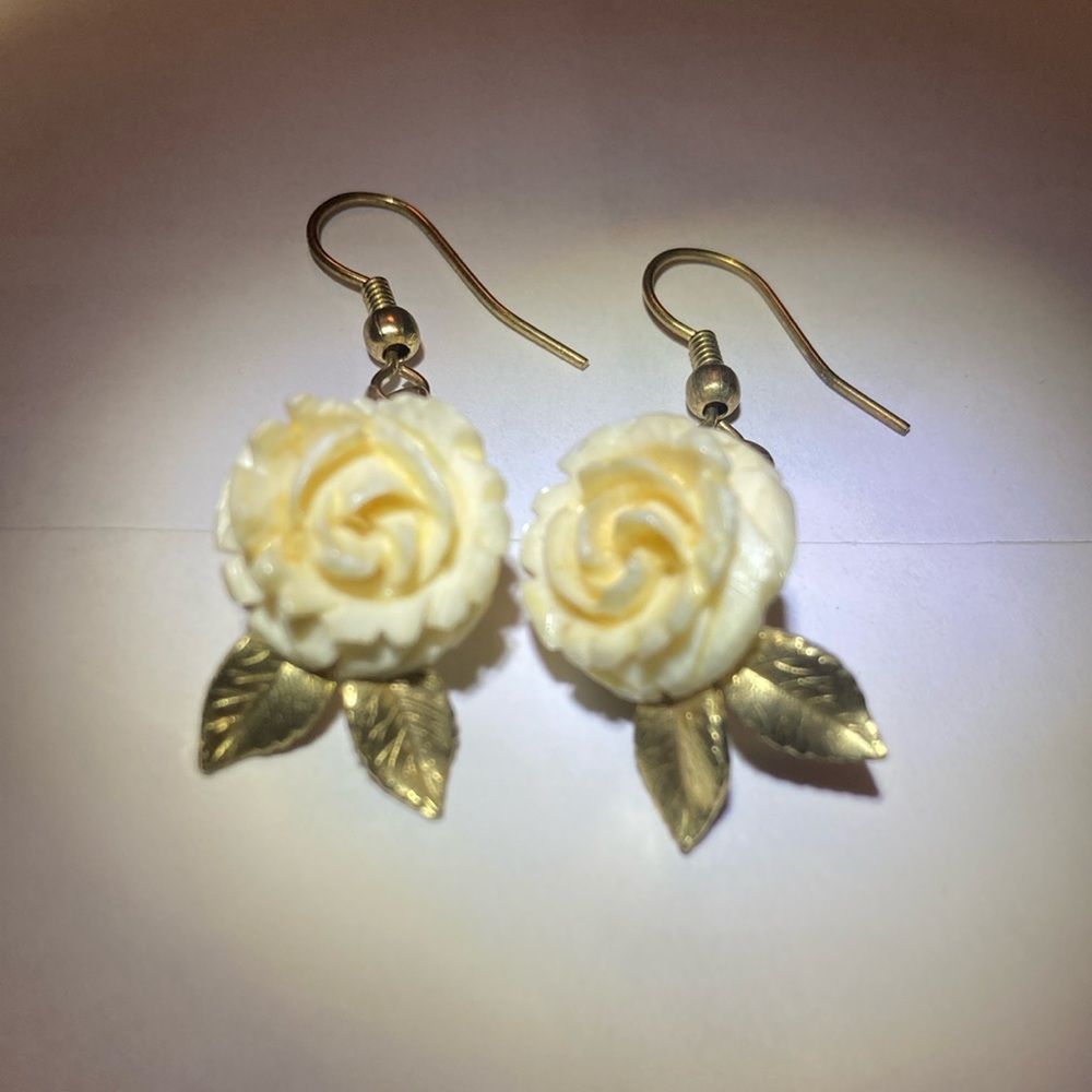 🌙Vtg. KREMENTZ Rose Flower hook style